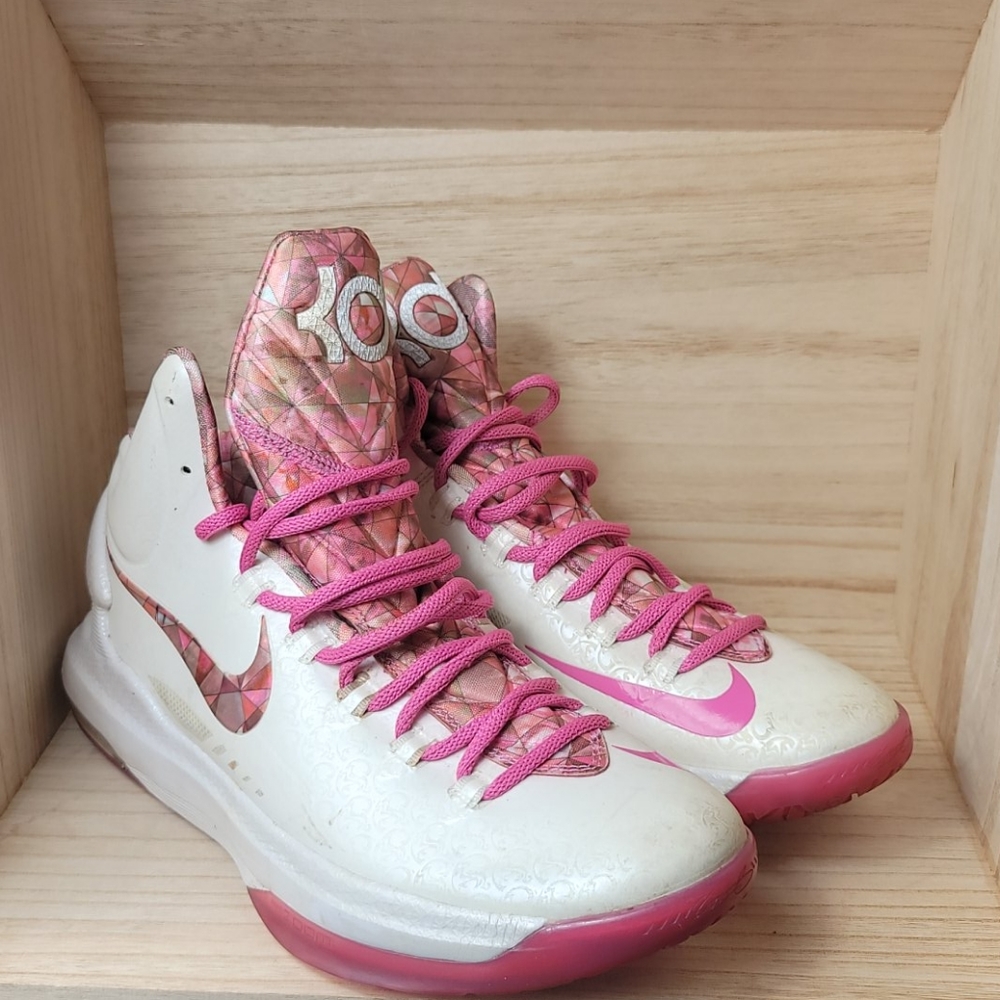 KD V Premium Aunt Pearl Edition Basketball Shoes - Picture 5 of 13